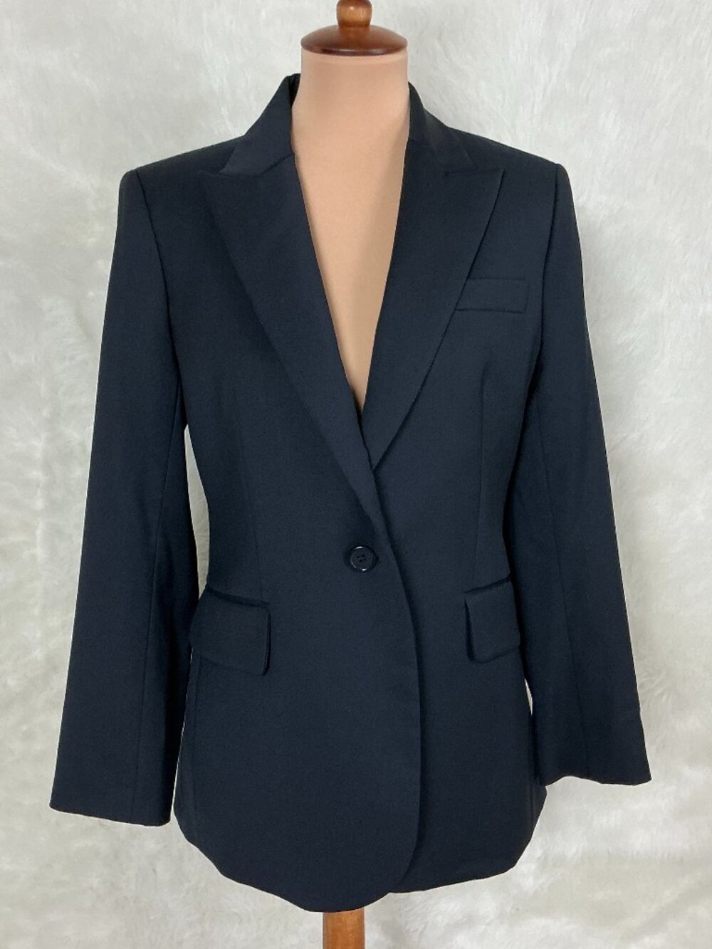 Equipment Women's Black Wool Peak Lapel Single Button Burelle Blazer Jacket 6